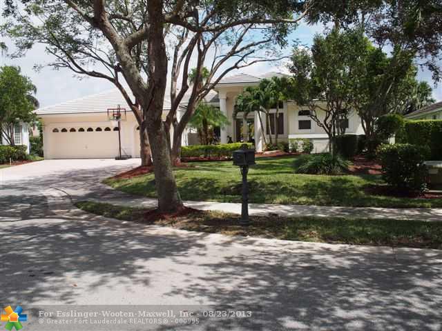 2672 Edgewater Dr, Weston, Florida 33332 