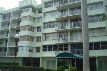 16558 Ne 26th Ave #2h, North  Miami Beach, FL 33160 