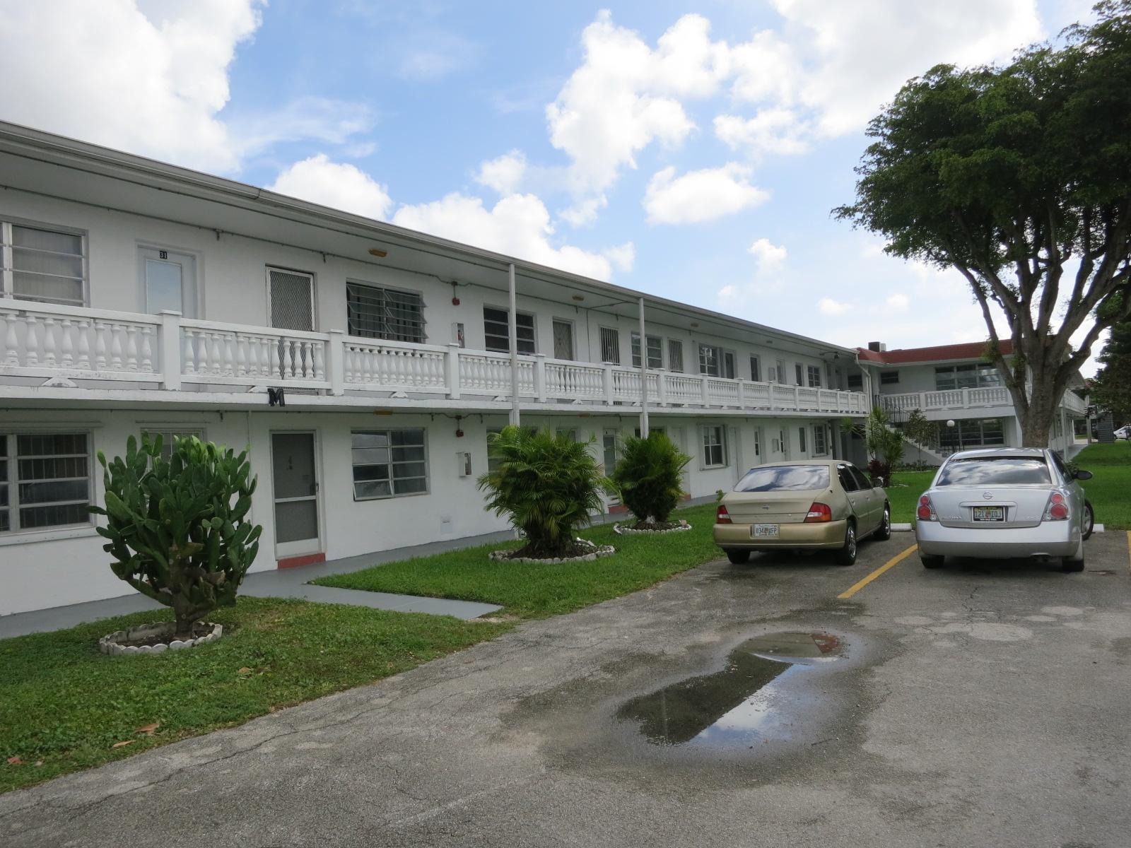 115 NE 202ND TER #M4, North Miami Beach, FL 33179 