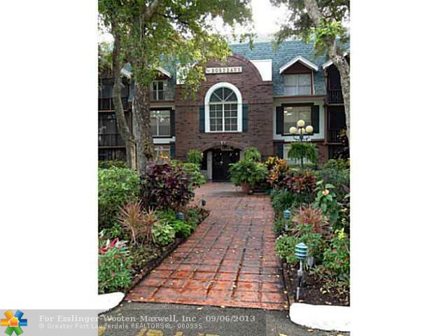 3670 Inverrary Dr # 2T, Lauderhill, Florida 33319 