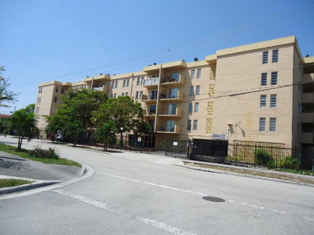 6950 W 6 Ave Unit 422, Hialeah, FL 33014 