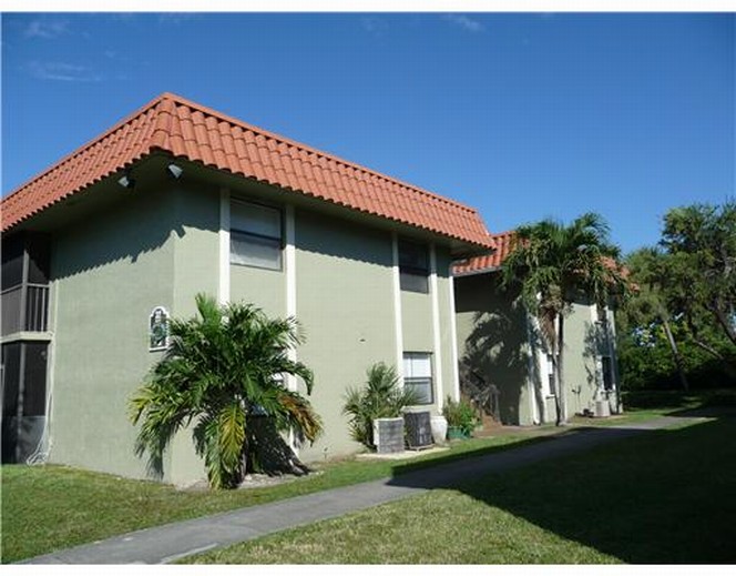 9708 HAMMOCKS BL # 104-32, Miami, Florida 33196 