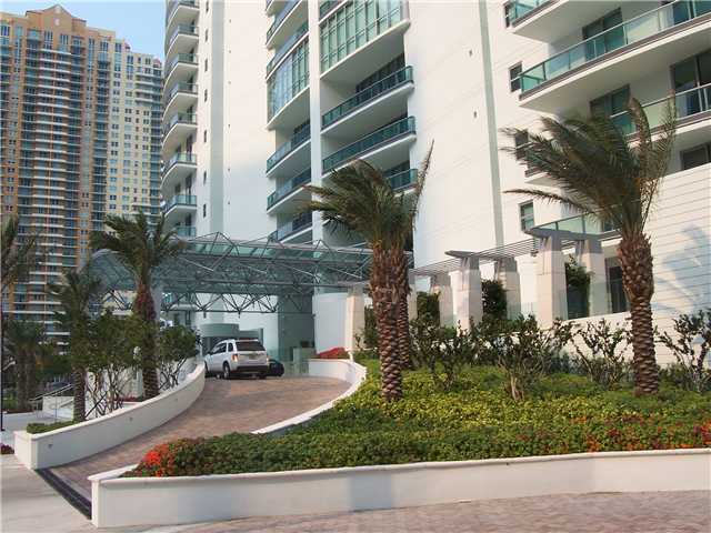 1331 BRICKELL BAY DR # 3305, Miami, Florida 33131 