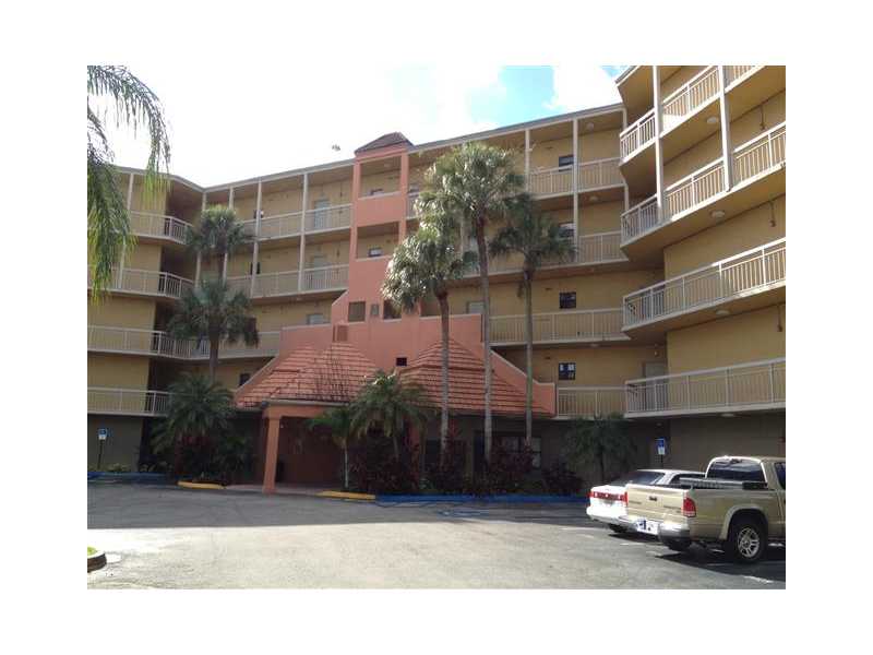 8290 LAKE DR # 324, Doral, Florida 33166 