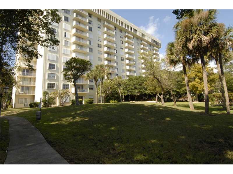 11111 BISCAYNE BL # 317, Miami, Florida 33181 