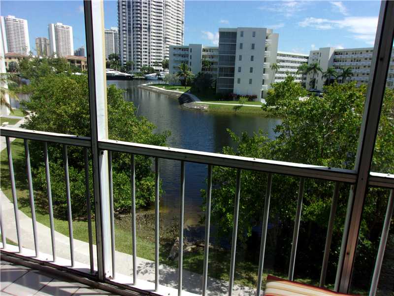 2930 POINT EAST DR # E-309, Aventura, Florida 33160 