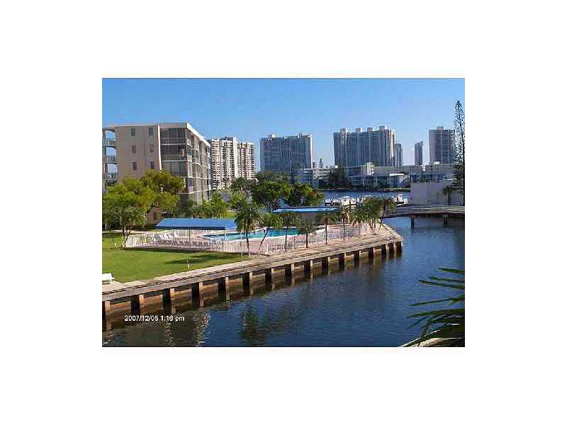 2999 POINT EAST DR # C-607, Aventura, Florida 33160 