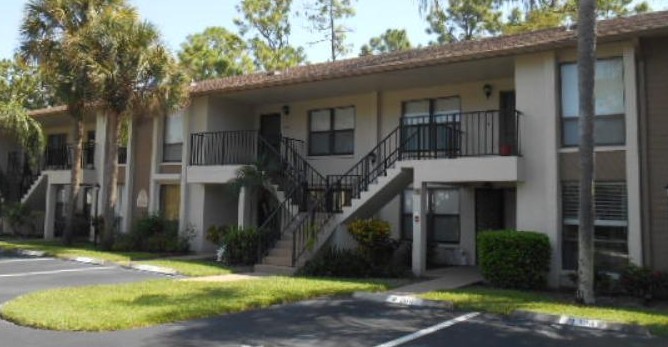 1231 Commonwealth #q, Naples, FL 34116 