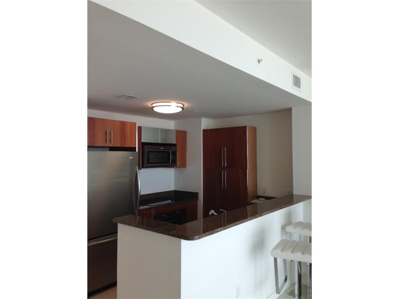 300 S BISCAYNE BL # T-3207, Miami, Florida 33131 
