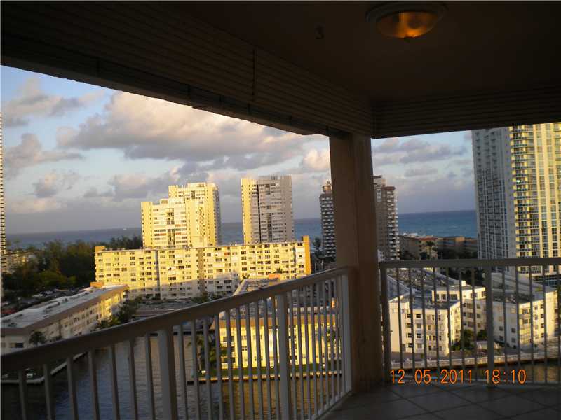 121 GOLDEN ISLES DR # PH 1, Hallandale, Florida 33009 
