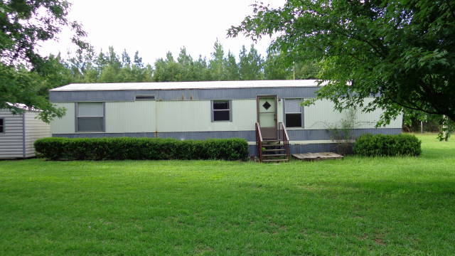 4147 TWIN PINES DR, Greenwood, FL 32443 