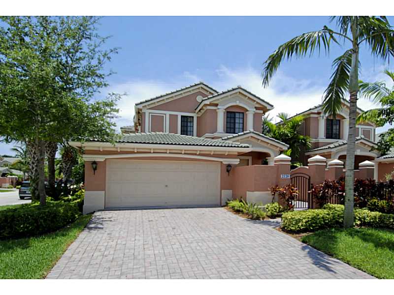 2720 KINSINGTON CR # 24-3, Weston, Florida 33332 