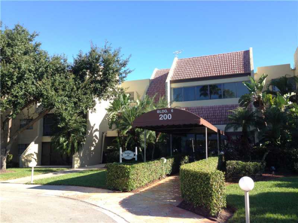 200 Lakeview Dr # 101, Weston, Florida 33326 