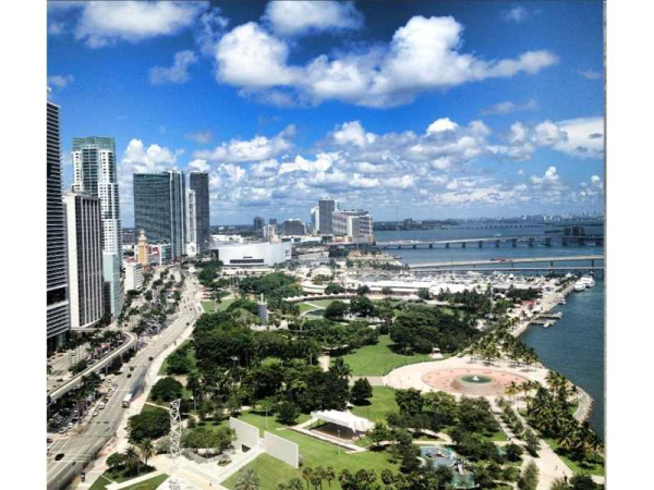 325 S BISCAYNE BL # 2924, Miami, Florida 33131 