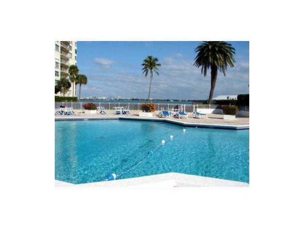 11111 BISCAYNE BL # 1A, Miami, Florida 33181 