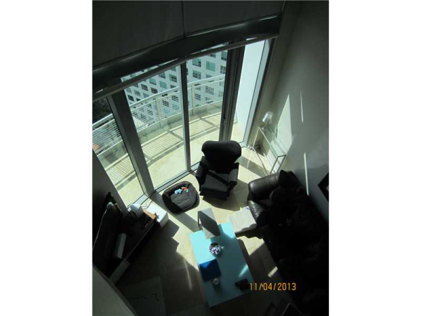 690 SW 1 CT # PHII26, Miami, Florida 33130 