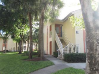 1099 The Pointe Dr, West Palm Beach, FL 33409 