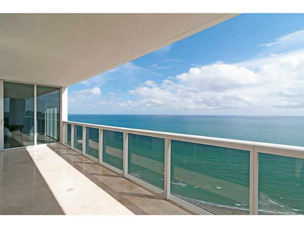 1850 S Ocean Dr # 2404, Hallandale, Florida 33009 