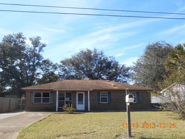 5735 WICKFORD LN, Pensacola, FL 32526 