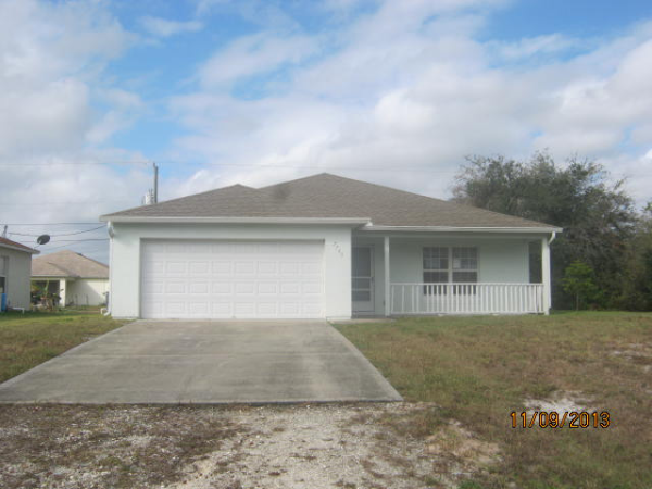7765 101st Ct, Vero Beach, FL 32967 