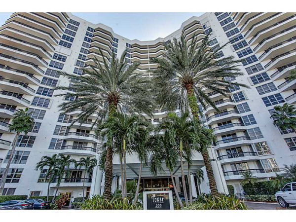 3600 Mystic Pointe Dr # 214, Aventura, Florida 33180 
