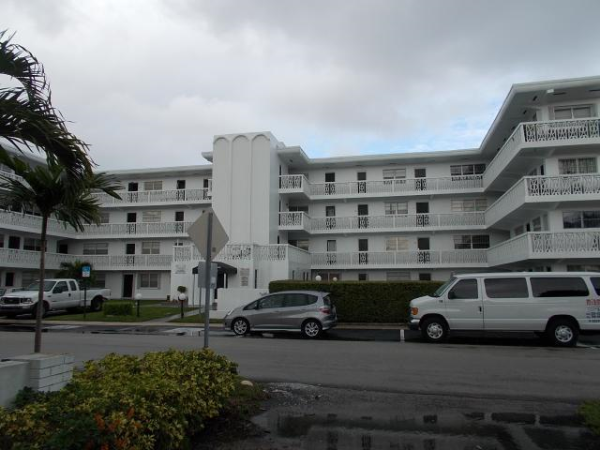 11685 Canal Drive #109, North Miami, FL 33181 