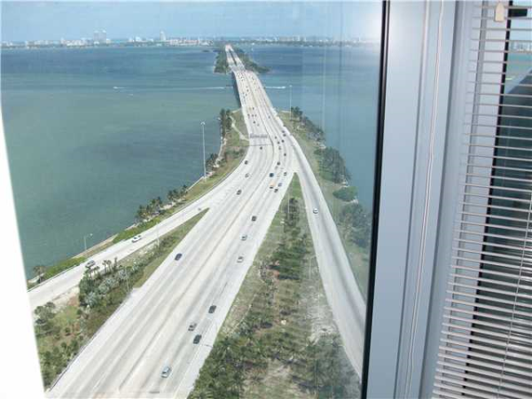 601 NE 36 ST # 2910, Miami, Florida 33137 