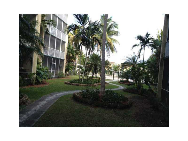 21121 SW 85 AV # 106, Miami, Florida 33189 
