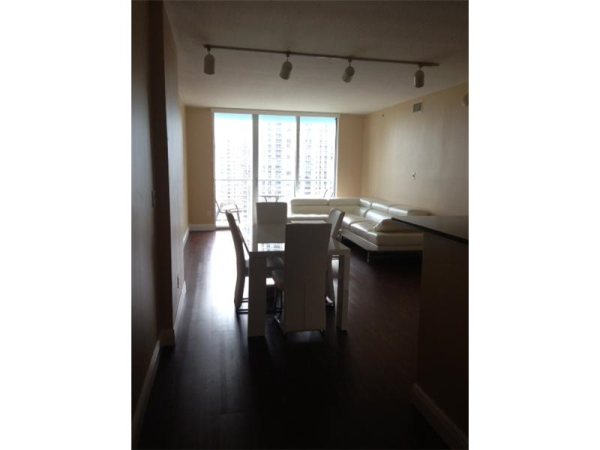 325 S BISCAYNE BL # 1915, Miami, Florida 33131 