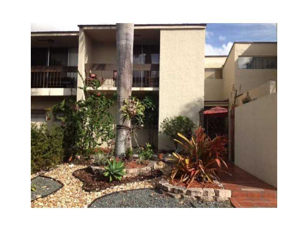 9151 FONTAINEBLEAU BL # 4, Miami, Florida 33172 