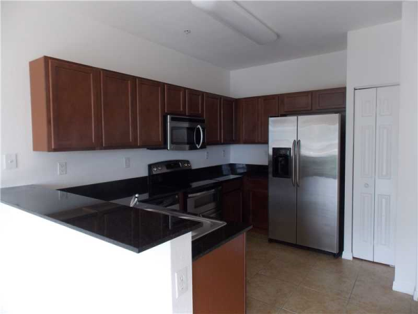 8833 NW 107 CT # 204, Doral, Florida 33178 