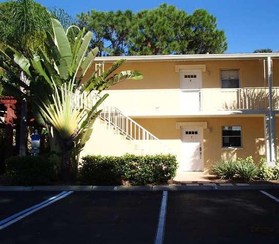 900 La Costa Cir 7, Sarasota, FL 34237 