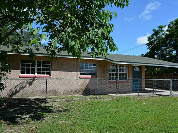 279 W CRYSTAL BEACH RD, Eagle Lake, FL 33839 