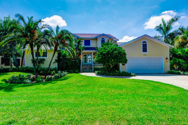 1390 HARBOR DR, Sarasota, FL 34239 