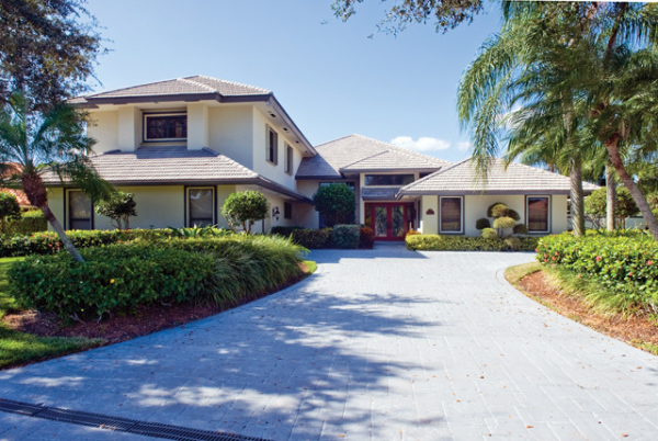 15 Thurston Drive, Palm Beach Gardens, FL 33418 
