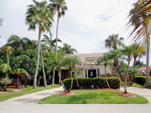 811 N Southlake Dr, Hollywood, FL 33019 