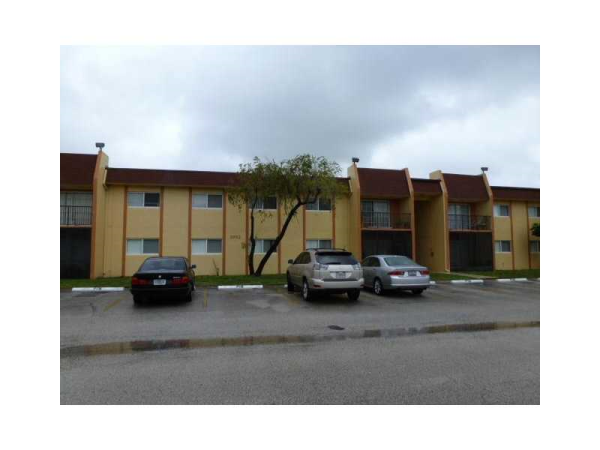 2952 NW 55TH AV # 2D, Lauderhill, Florida 33313 