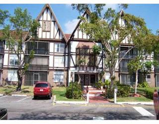 3690 Inverrary Dr #3, Lauderhill, FL 33319 