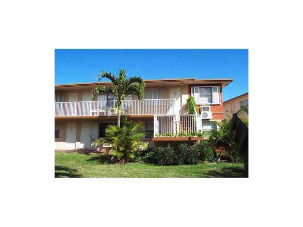 2915 Plunkett St # 2D, Hollywood, Florida 33020 