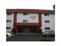 7910 Taft St #202, Pembroke Pines, FL 33024 