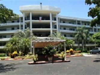 545 Oaks Lane #104, Pompano Beach, FL 33069 