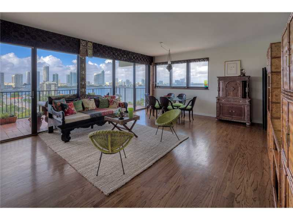 1000 VENETIAN WY # 1310, Miami, Florida 33139 