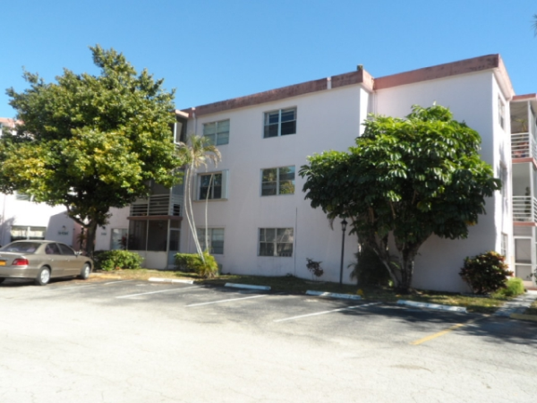 4364 NW 9th Ave # 15-3a, Pompano Beach, FL 33064 