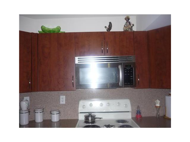 9715 FONTAINEBLEAU BL # E311, Miami, Florida 33172 