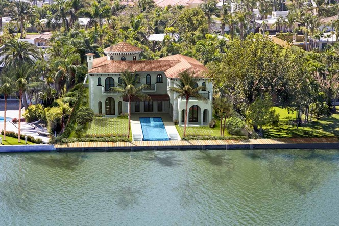 1018 S NORTHLAKE DR, Hollywood, Florida 33019 