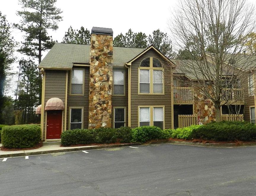 2001 Canyon Point Cir, Roswell, GA 30076 