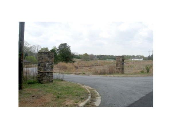 28 Oak Springs Street, Statham, GA 30666 