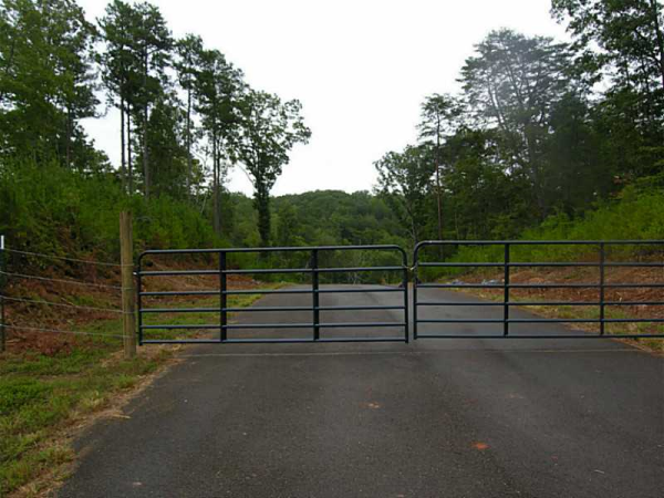 187 Old Jones Mountain Road E, Talking Rock, GA 30175 