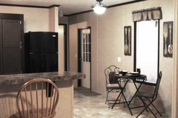 5748 Knollview, Waterloo, IA 50701 