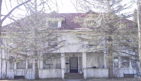 142 Alta Vista Avenue, Waterloo, IA 50703 